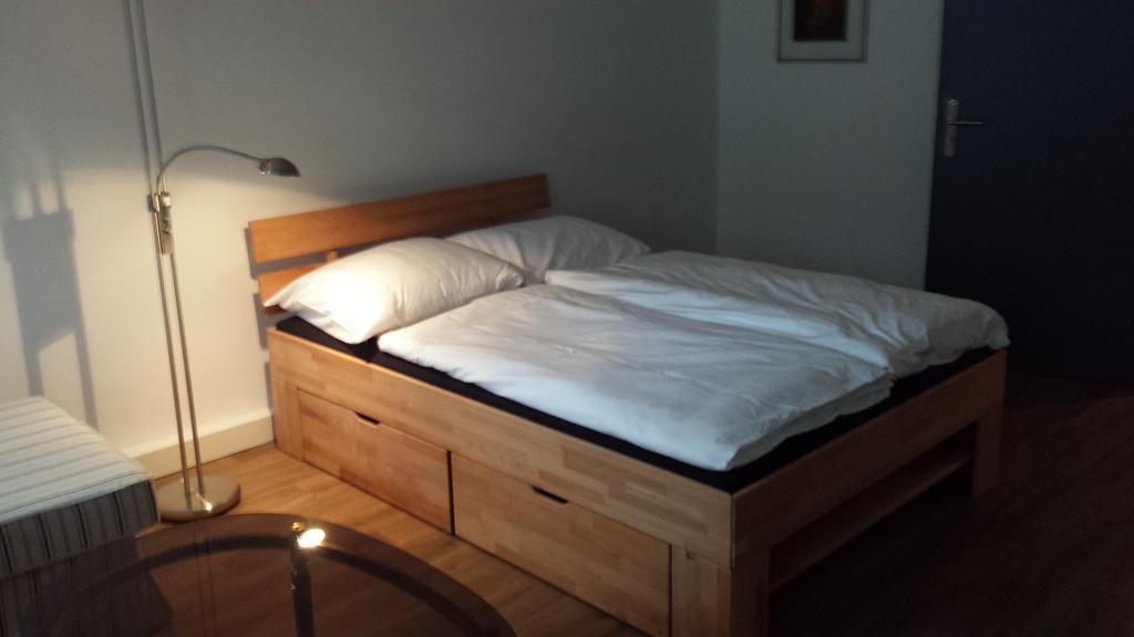 F24 Elector Otel Leipzig Oda fotoğraf
